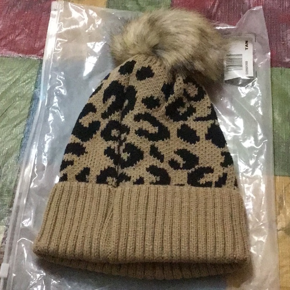 Women’s Leopard Pom Pom Beanie